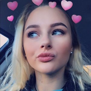 Meet your Posher, Angelina